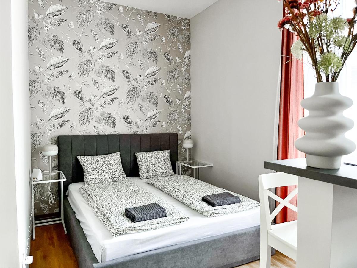 T32 Central Modern Suites Boedapest Buitenkant foto