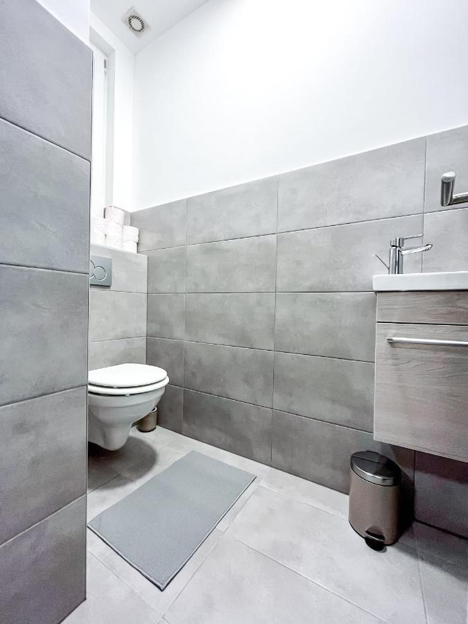 T32 Central Modern Suites Boedapest Buitenkant foto