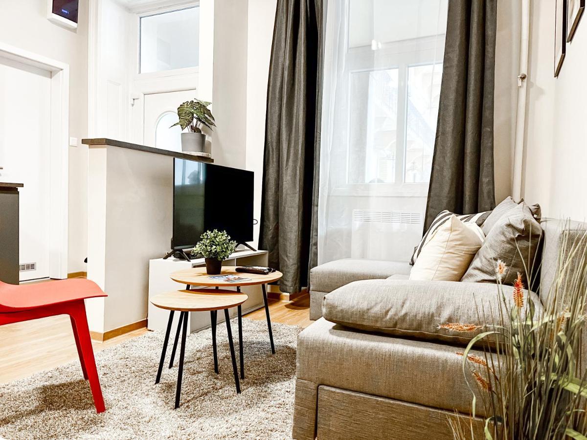 T32 Central Modern Suites Boedapest Buitenkant foto