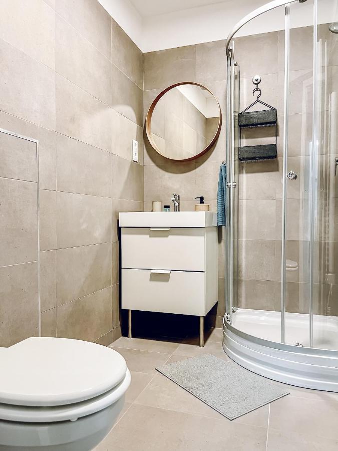 T32 Central Modern Suites Boedapest Buitenkant foto