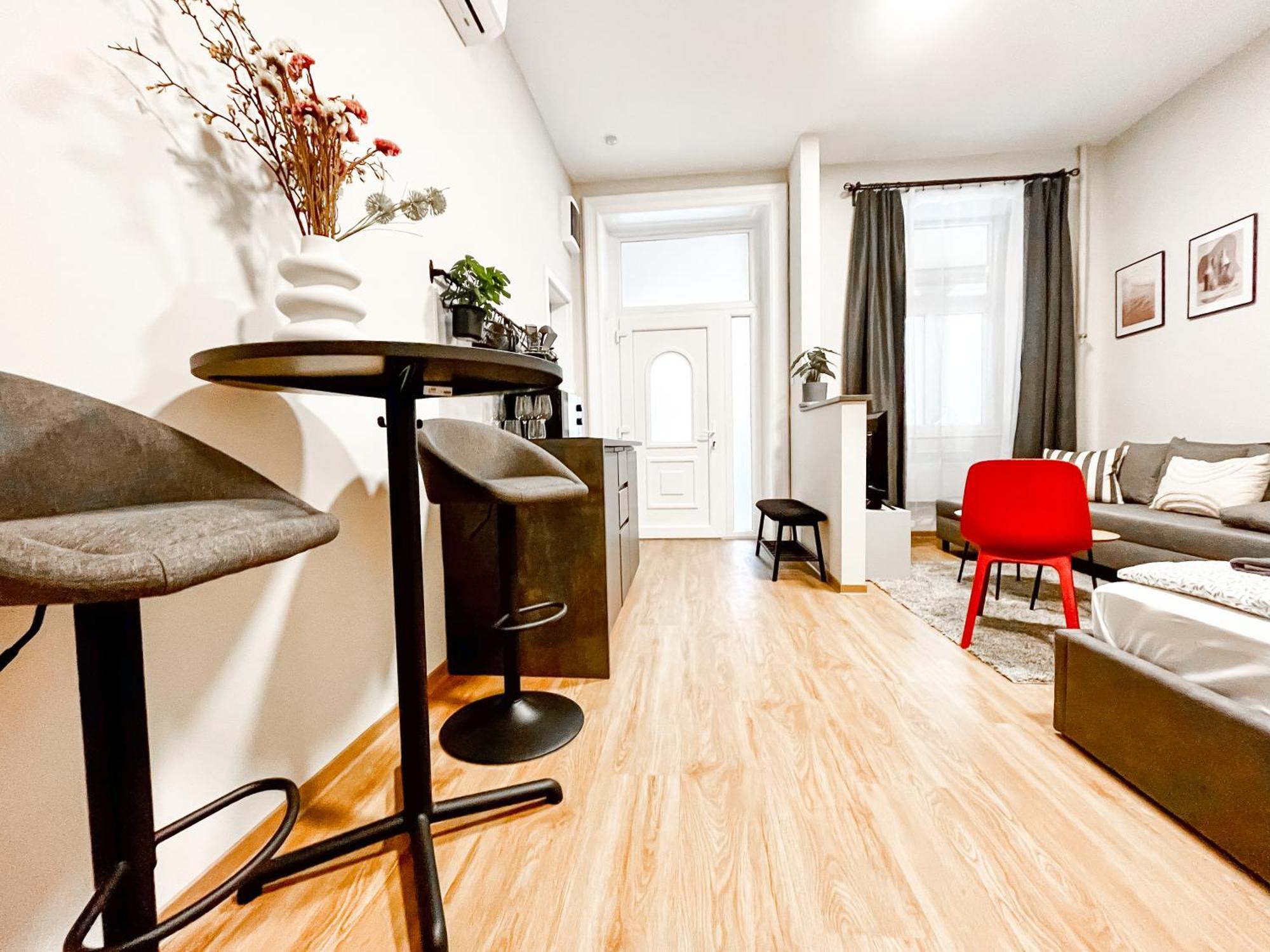 T32 Central Modern Suites Boedapest Buitenkant foto